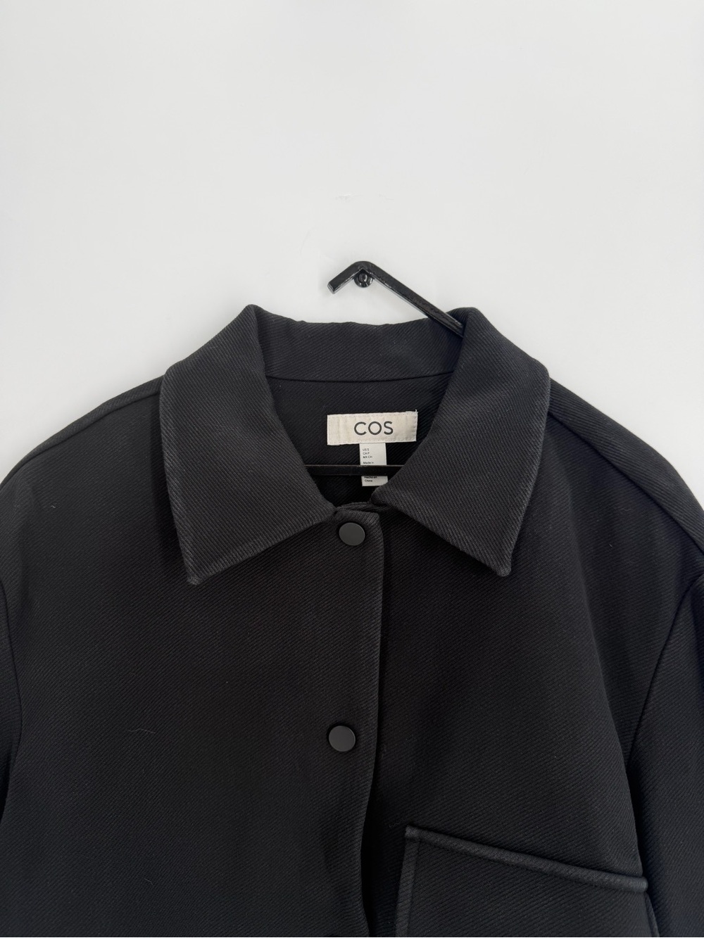 Cos Cropped Twill Jacket In Black